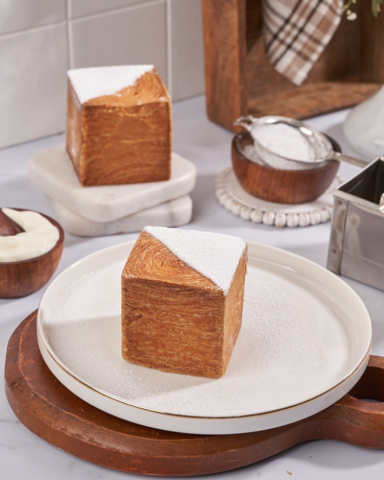 Cube croissant in Cairo