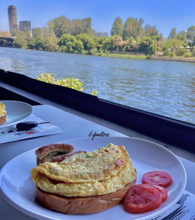Latino Cafe - breakfast by the Nile