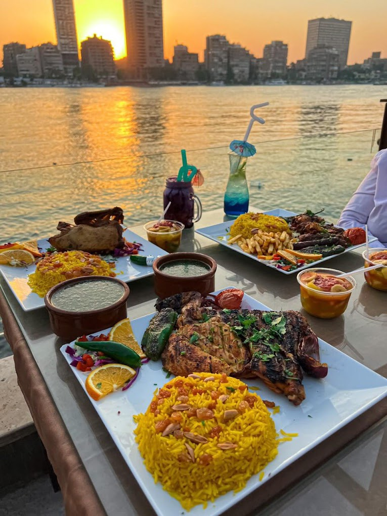Cafe Pro's - Nile Lounge: