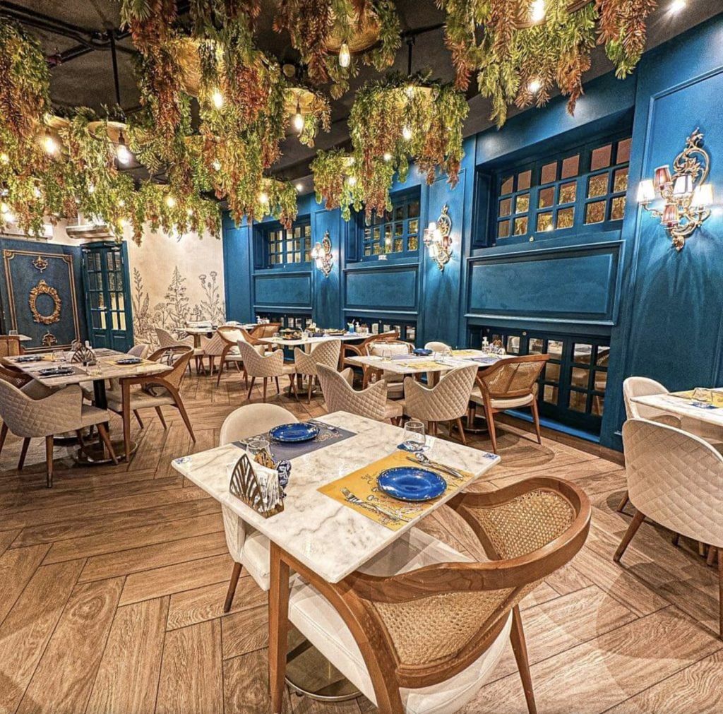 Cine bar in Maadi سيني بار في المعادي 