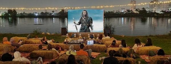 تحت النجوم: أفضل الأماكن لمشاهدة الأفلام في الهواء الطلق في القاهرة