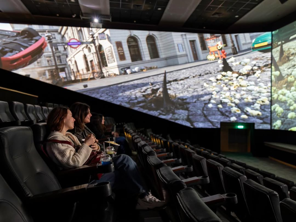 270 degrees, the movie warps around you 