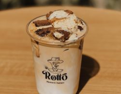 مشروب يجمع القهوة والحلوى: 4 مقاهي تقدم لاتيه التيراميسو في القاهرة