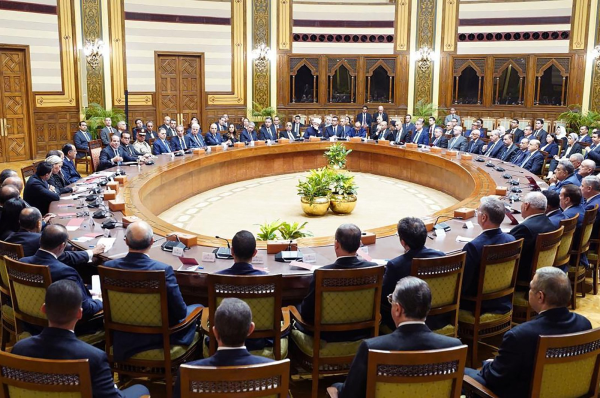 الحكومة المصرية تقر زيادة في أجور العاملين وتقدم مواعيد الصرف